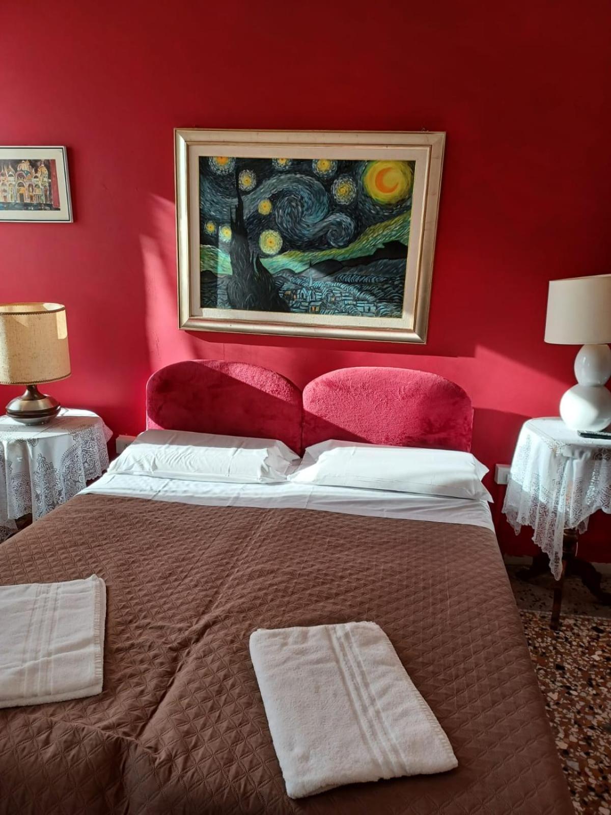 Princess Guest House Canal View เวนิส ภายนอก รูปภาพ